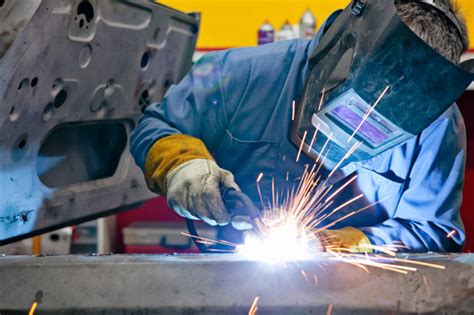 metal fabrication school minnesota|welding trade school near me.